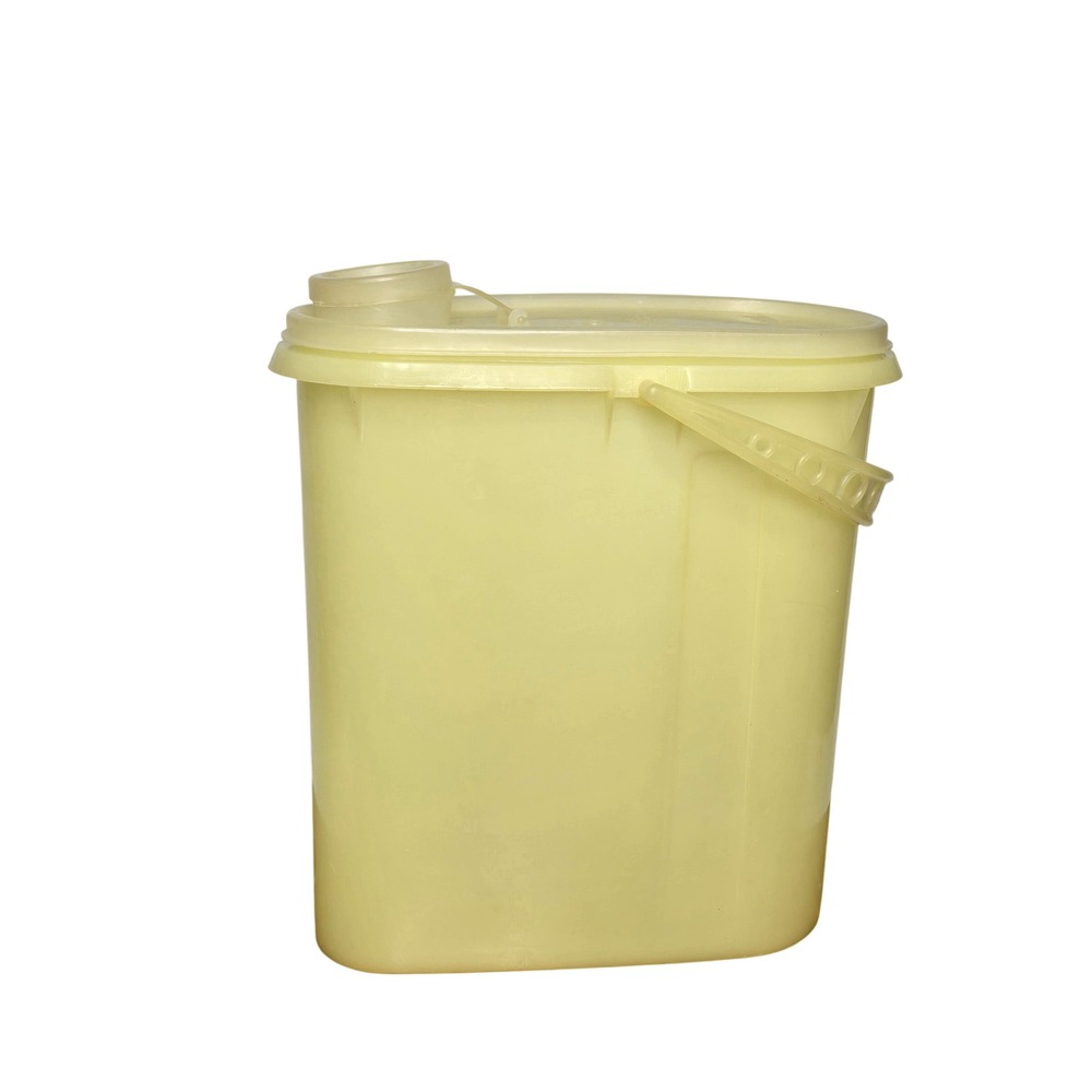 Vintage Tupperware Yellow 2 Quart Pitcher Flip Top Spout Handle